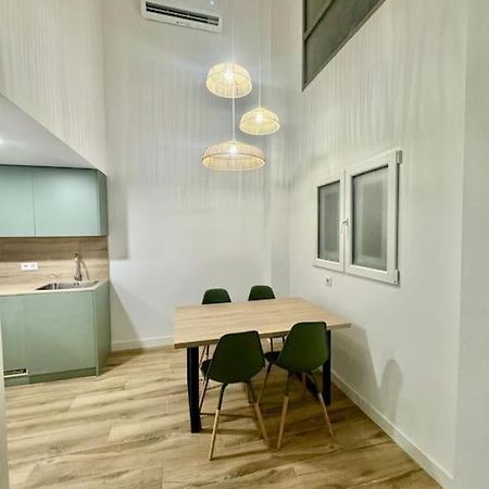 Gran Apartamento A Pie De Calle Valencia Exterior photo
