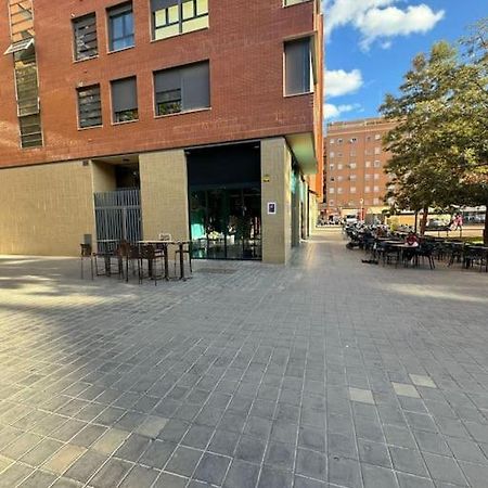 Gran Apartamento A Pie De Calle Valencia Exterior photo