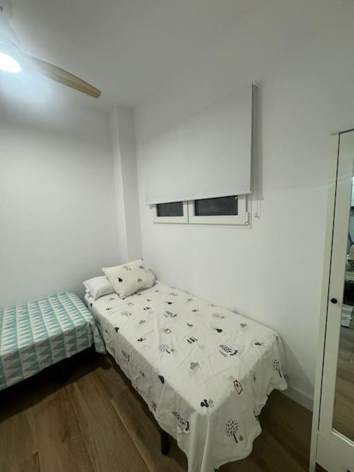 Gran Apartamento A Pie De Calle Valencia Exterior photo