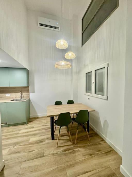 Gran Apartamento A Pie De Calle Valencia Exterior photo