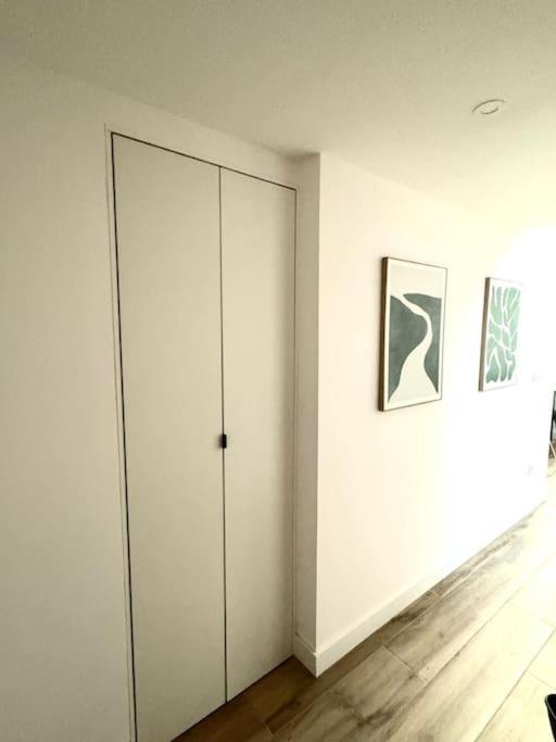 Gran Apartamento A Pie De Calle Valencia Exterior photo